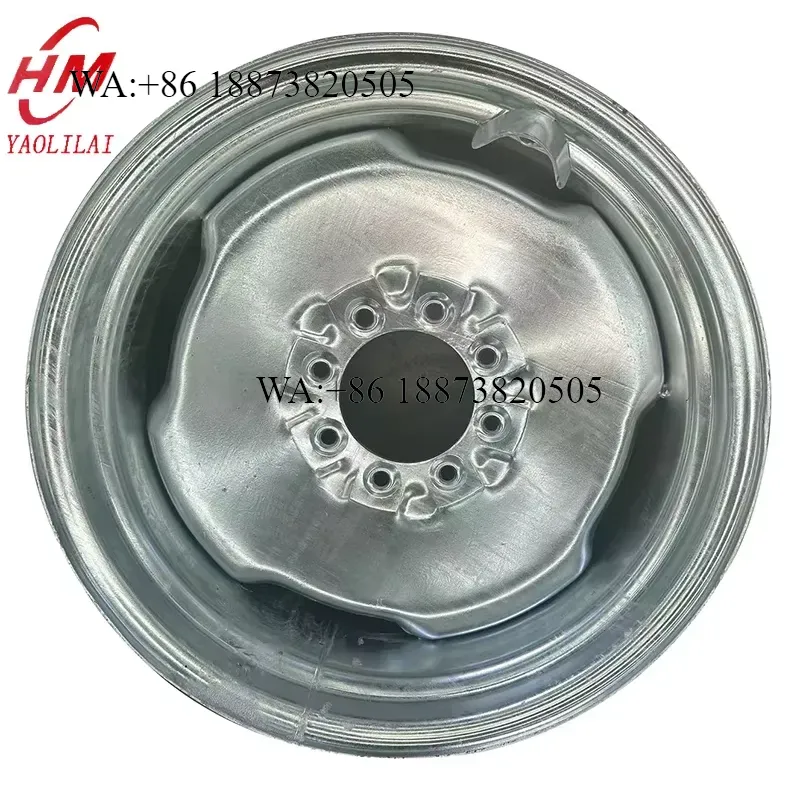 Agriculture Farming Hub - Roues et moyeux de tracteur 13.6-24